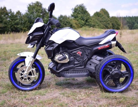 MOTOR MOTO 3 KOŁOWY, ŚWIECĄCE KOŁA, GAZ W MANETCE/BH818 MOTOR MOTO 3 KOŁOWY, ŚWIECĄCE KOŁA, GAZ W MANETCE/BH818