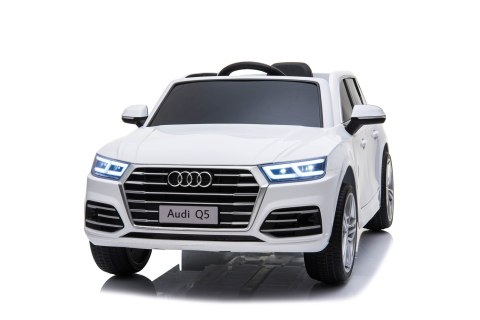 AUDI Q5 , MIĘKKIE KOŁA, MIĘKKIE SIEDZENIE, RADIO FM, BLUETOOTH - PEŁNA OPCJA/S305 AUDI Q5 , MIĘKKIE KOŁA, MIĘKKIE SIEDZENIE, RADIO FM, BLUETOOTH - PEŁNA OPCJA/S305