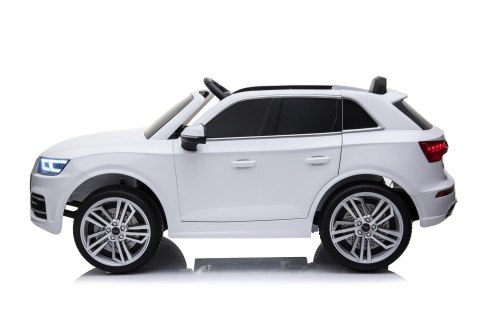 AUDI Q5 , MIĘKKIE KOŁA, MIĘKKIE SIEDZENIE, RADIO FM, BLUETOOTH - PEŁNA OPCJA/S305 AUDI Q5 , MIĘKKIE KOŁA, MIĘKKIE SIEDZENIE, RADIO FM, BLUETOOTH - PEŁNA OPCJA/S305