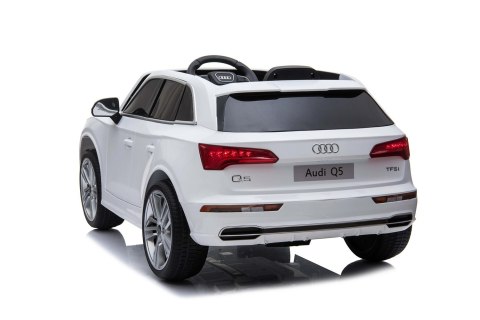 AUDI Q5 , MIĘKKIE KOŁA, MIĘKKIE SIEDZENIE, RADIO FM, BLUETOOTH - PEŁNA OPCJA/S305 AUDI Q5 , MIĘKKIE KOŁA, MIĘKKIE SIEDZENIE, RADIO FM, BLUETOOTH - PEŁNA OPCJA/S305