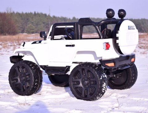 MEGA JEEP 4X4, MIĘKKIE KOŁA, MIĘKKIE SIEDZENIE, FUNKCJA BUJANIA SUPER HIT/LT828 MEGA JEEP 4X4, MIĘKKIE KOŁA, MIĘKKIE SIEDZENIE, FUNKCJA BUJANIA SUPER HIT/LT828