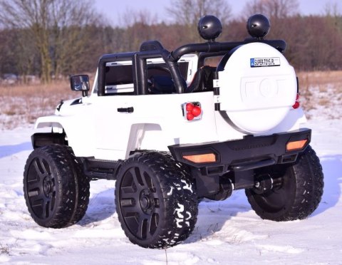 MEGA JEEP 4X4, MIĘKKIE KOŁA, MIĘKKIE SIEDZENIE, FUNKCJA BUJANIA SUPER HIT/LT828 MEGA JEEP 4X4, MIĘKKIE KOŁA, MIĘKKIE SIEDZENIE, FUNKCJA BUJANIA SUPER HIT/LT828