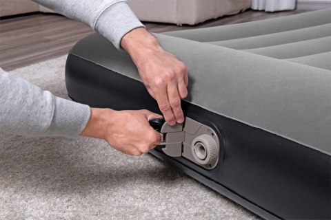 Materac Dmuchany Do Spania Dwuosobowy Z Pompką 191x137x30cm Bestway 67462 Materac Dmuchany Do Spania Dwuosobowy Z Pompką 191x137x30cm Bestway 67462