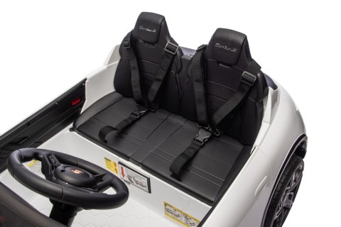 Pojazd Porsche Taycan Turbo S Biały