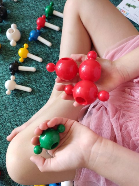 Klocki konstrukcyjne Loowi Zwierzęta kulki 308 elementów 4+