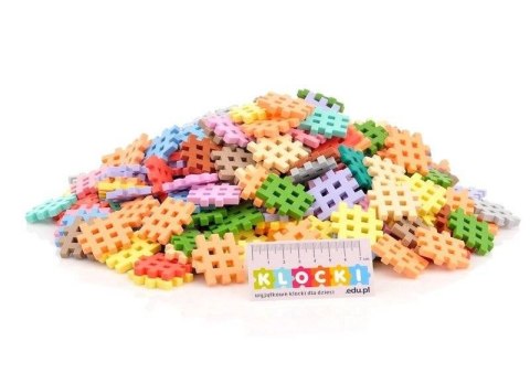 Klocki konstrukcyjne Marioinex Mini Waffle Pastel 300 elementów dla 4-latka wspierające motorykę