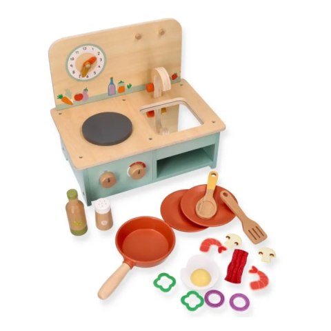 Mała drewniana kuchnia z akcesoriami