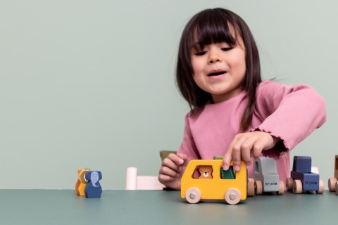 Drewniany zestaw samochodów ze zwierzętami Trixie Baby