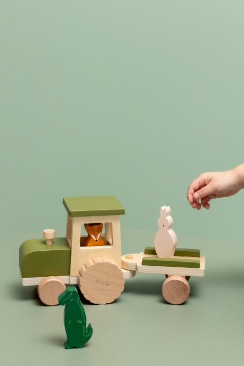 Drewniany traktor z przyczepą Trixie Baby