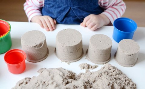 Piasek kinetyczny NaturSand 1 kg sensoryczny - Adam Toys 3+