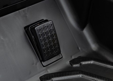 Pojazd Buggy ATV Defend 4x4 Fioletowy Licencja KUROMI