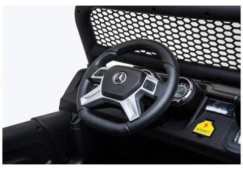 Auto na Akumulator Mercedes Unimog Czerwony Auto na Akumulator Mercedes Unimog Czerwony