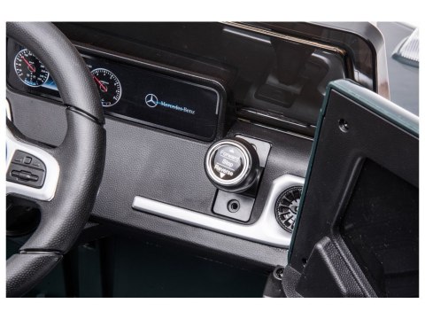Samochód na akumulator Mercedes G500 Zielony Samochód na akumulator Mercedes G500 Zielony