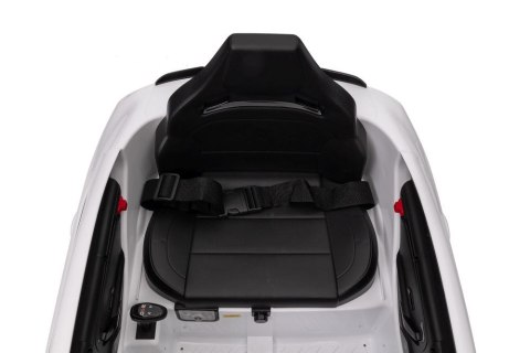 Auto Na Akumulator Mercedes CLA 45s AMG Biały 4x4 Auto Na Akumulator Mercedes CLA 45s AMG Biały 4x4
