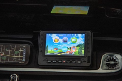 Auto Na Akumulator Mercedes G63 XXL Zielony Lakierowany 4x4 Auto Na Akumulator Mercedes G63 XXL Zielony Lakierowany 4x4