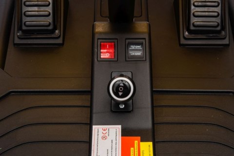 Auto Na Akumulator Buggy A8812 Pomarańczowe 24V Auto Na Akumulator Buggy A8812 Pomarańczowe 24V