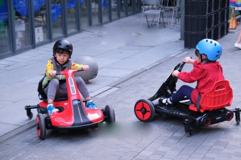 SZYBKI DRIFTUJĄCY GOKART, BLUETOOTH, ŚWIATŁA NOWOŚĆ/BDQ-8108 SZYBKI DRIFTUJĄCY GOKART, BLUETOOTH, ŚWIATŁA NOWOŚĆ/BDQ-8108